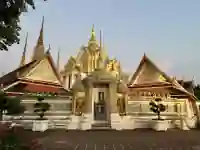 Wat Pho Tempel in der Abenddämmerung in Bangkok
