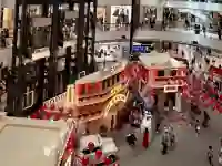 Einkaufszentrum Suria KLCC unter den Petronas Towers