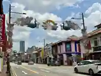 Bunte Straßenszene im Stadtteil Little India in Singapur